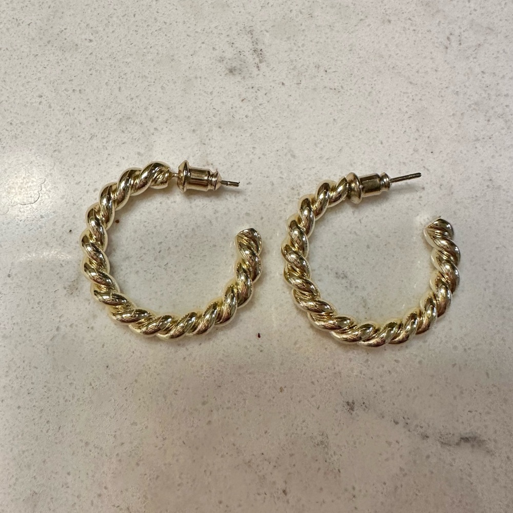 Gold rope hoop earrings